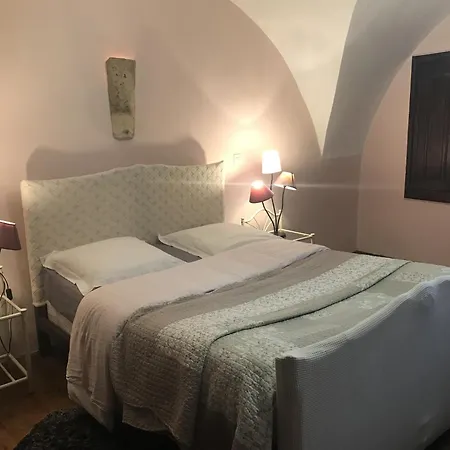 Le Rocher Des Ducs, Vue Sur Montagne, Abris Voitures Et Motos Bed & Breakfast *