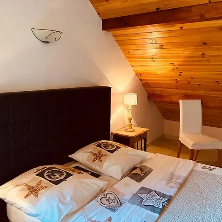 Le Rocher Des Ducs, Vue Sur Montagne, Abris Voitures Et Motos Bed & Breakfast Le Glaizil