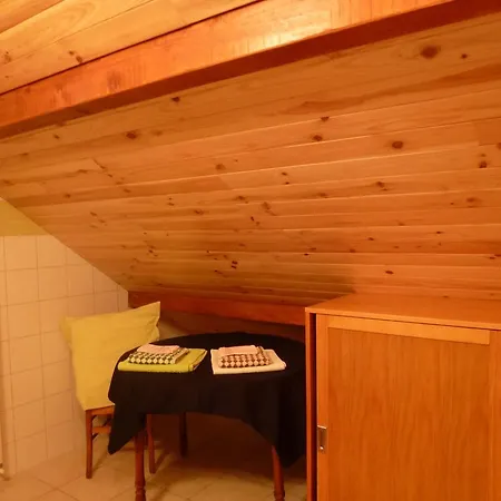 Bed & Breakfast Le Rocher Des Ducs, Vue Sur Montagne, Abris Voitures Et Motos *
